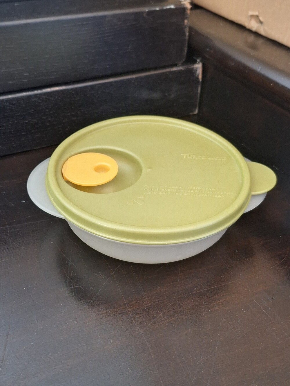 TUPPERWARE 400mL 1 and 3/4 Cups BOWL WITH VENT